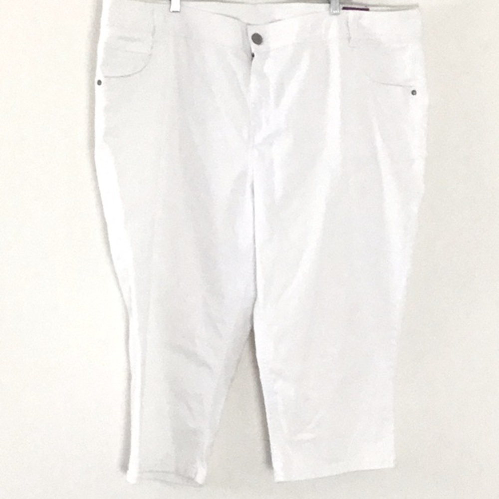 Lane Bryant High Rise White Denim Capri Pants, Cotton, Pockets. Business Casual.